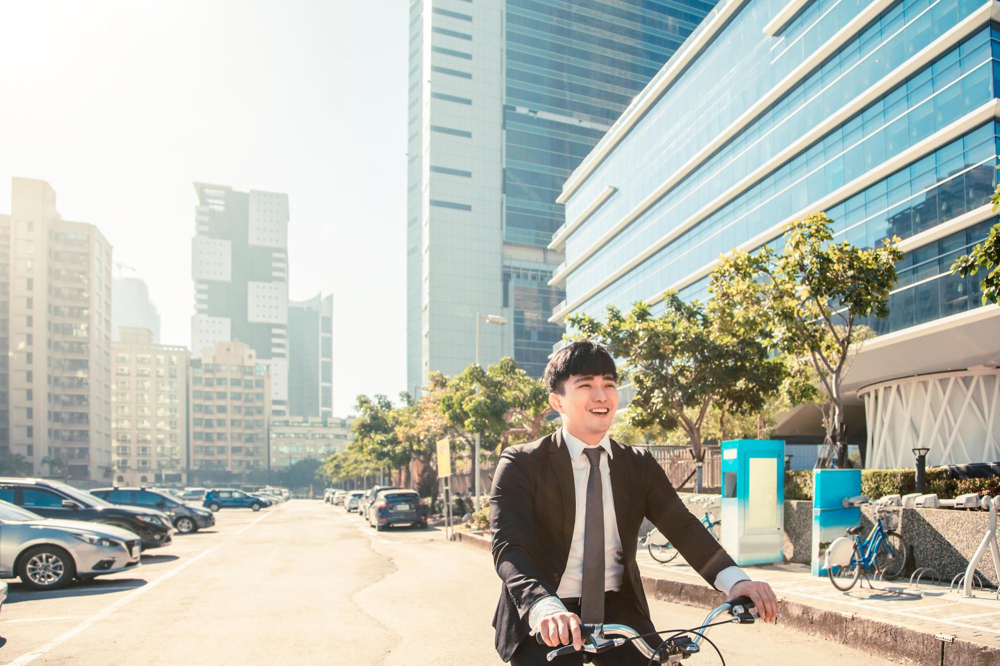 Uber 機車載客想在台北試水溫？交通部說：慢著，這不合法