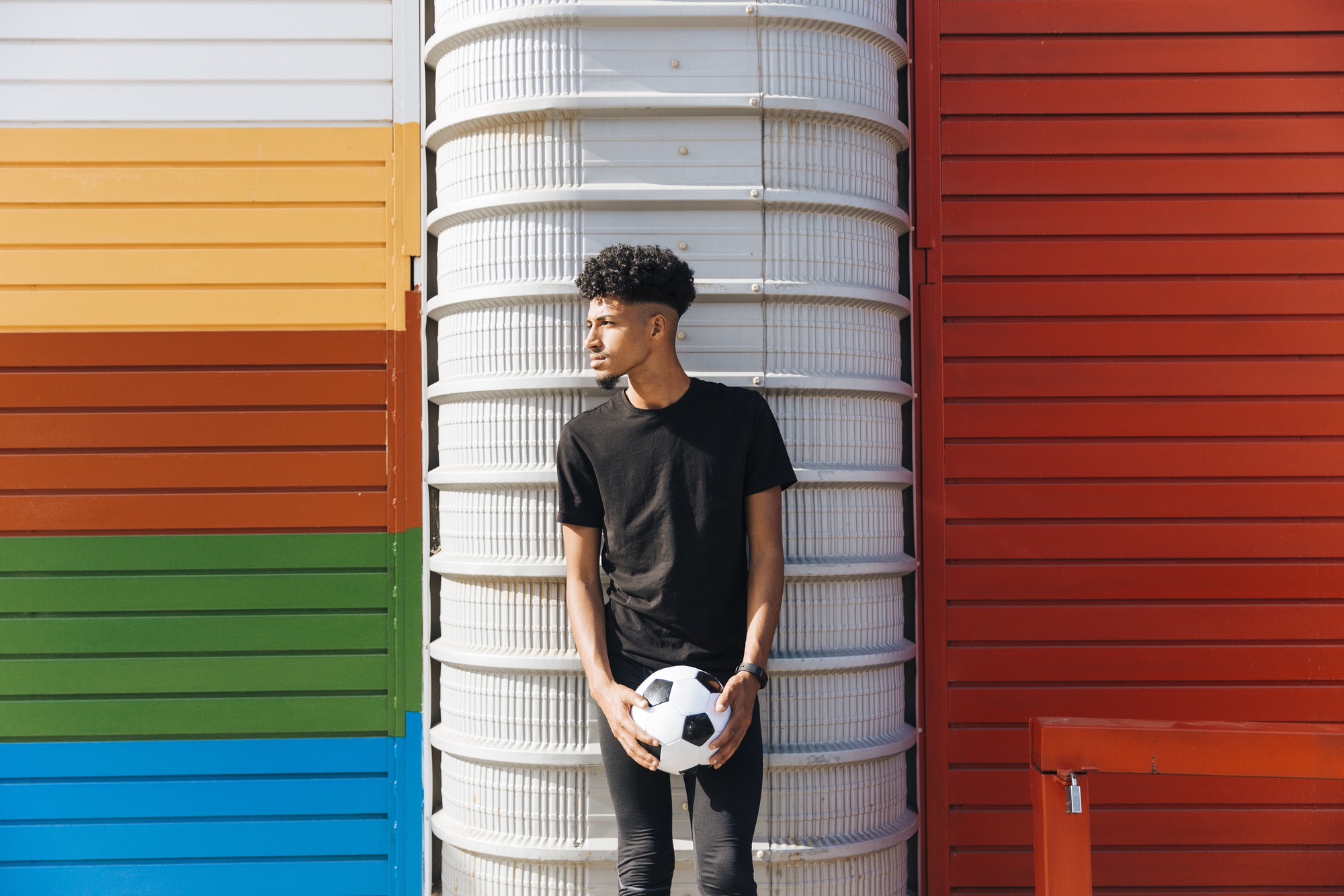 墨西哥世足球衣終於不用藏衣櫃了——adidas x Willy Chavarria 把運動服變成街頭宣言 — 相關圖片2