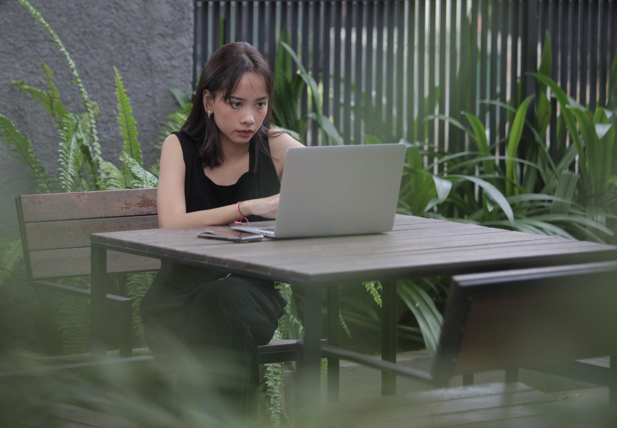Intel 聯手 Dell 打反擊：599美元全金屬筆電能不能擋住 MacBook 壓境？ — 相關圖片2