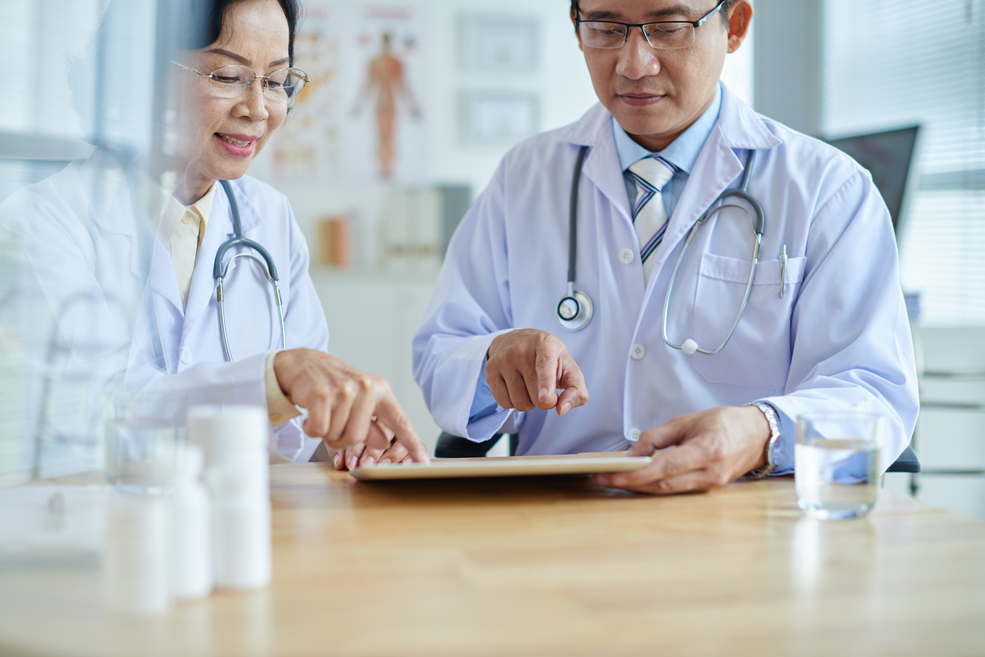 健保總額破兆了！但醫護薪水真的有跟上嗎？ — 時代熱搜健康深度報導