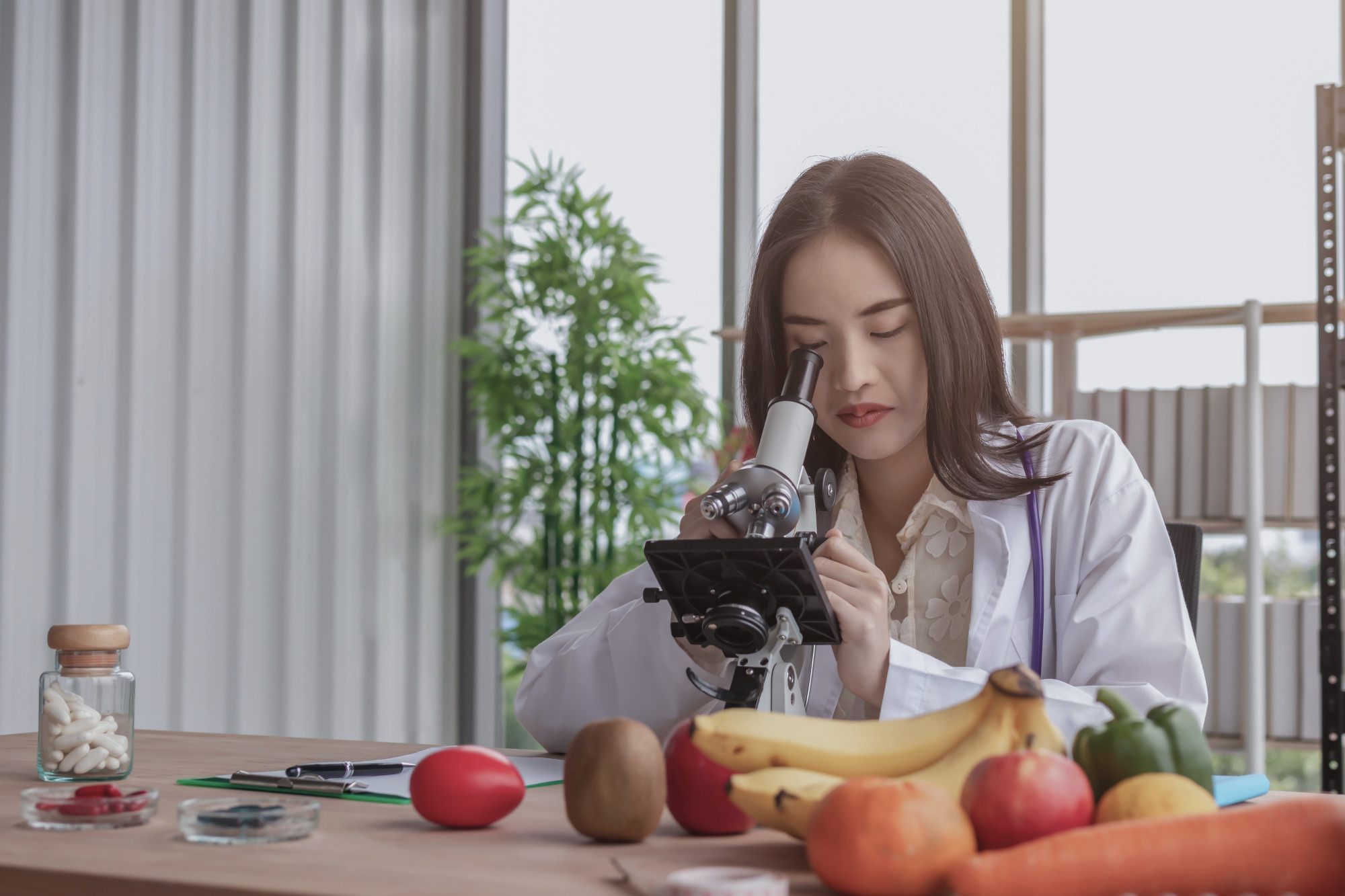 毒油風暴後，別急著排毒——那些專家沒說的飲食日常 — 美食文章主圖，由時代熱搜蘇曉曼撰寫