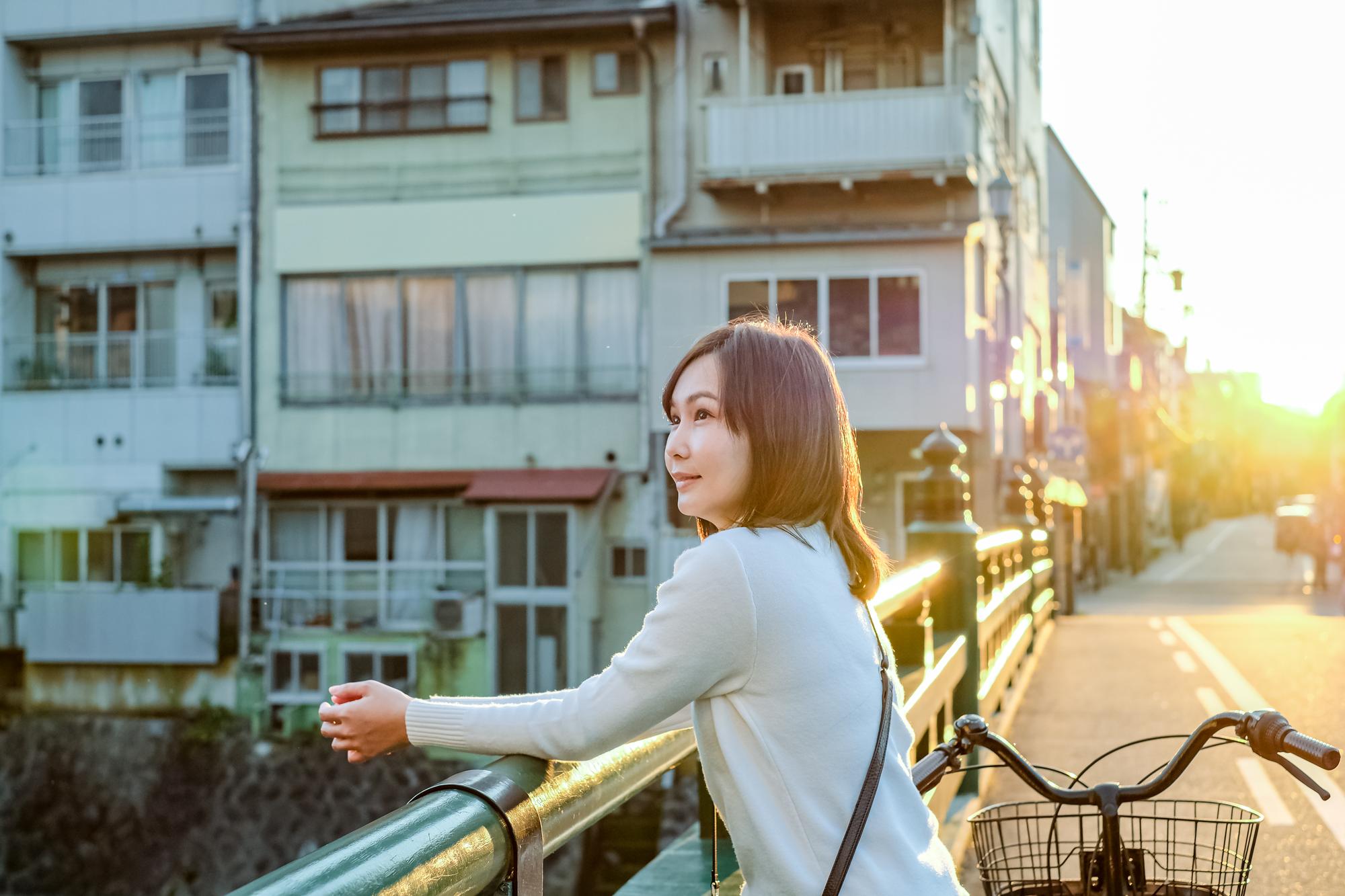 同樣一千萬，在台北買門牌、在中南部買生活？先看懂「可以住」跟「住得下」的差別 — 房產文章主圖，由時代熱搜陳振威撰寫