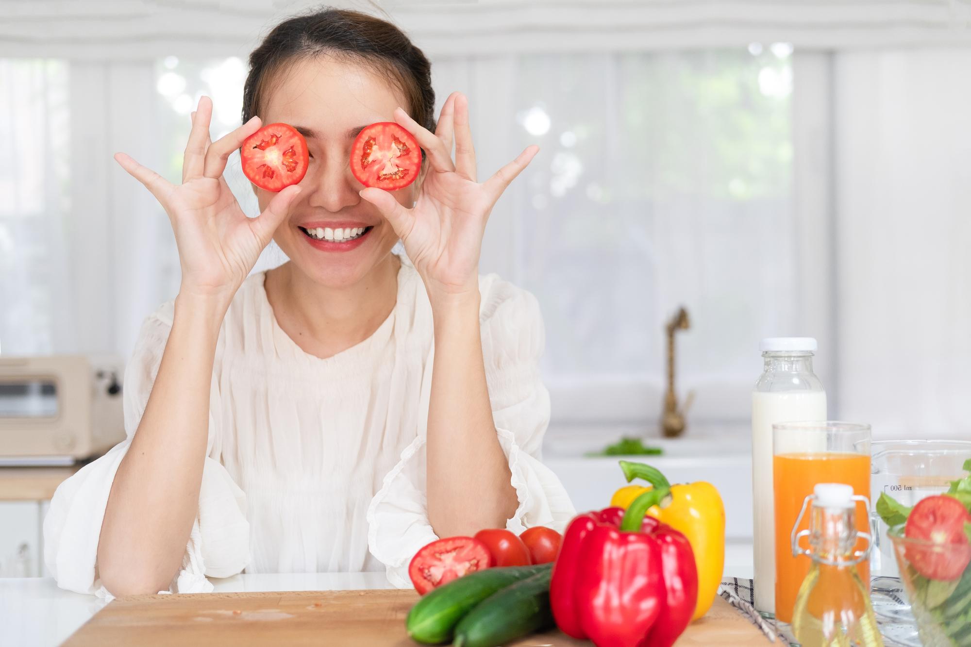 小滿濕熱眼睛紅？中醫提醒3種食物先別碰