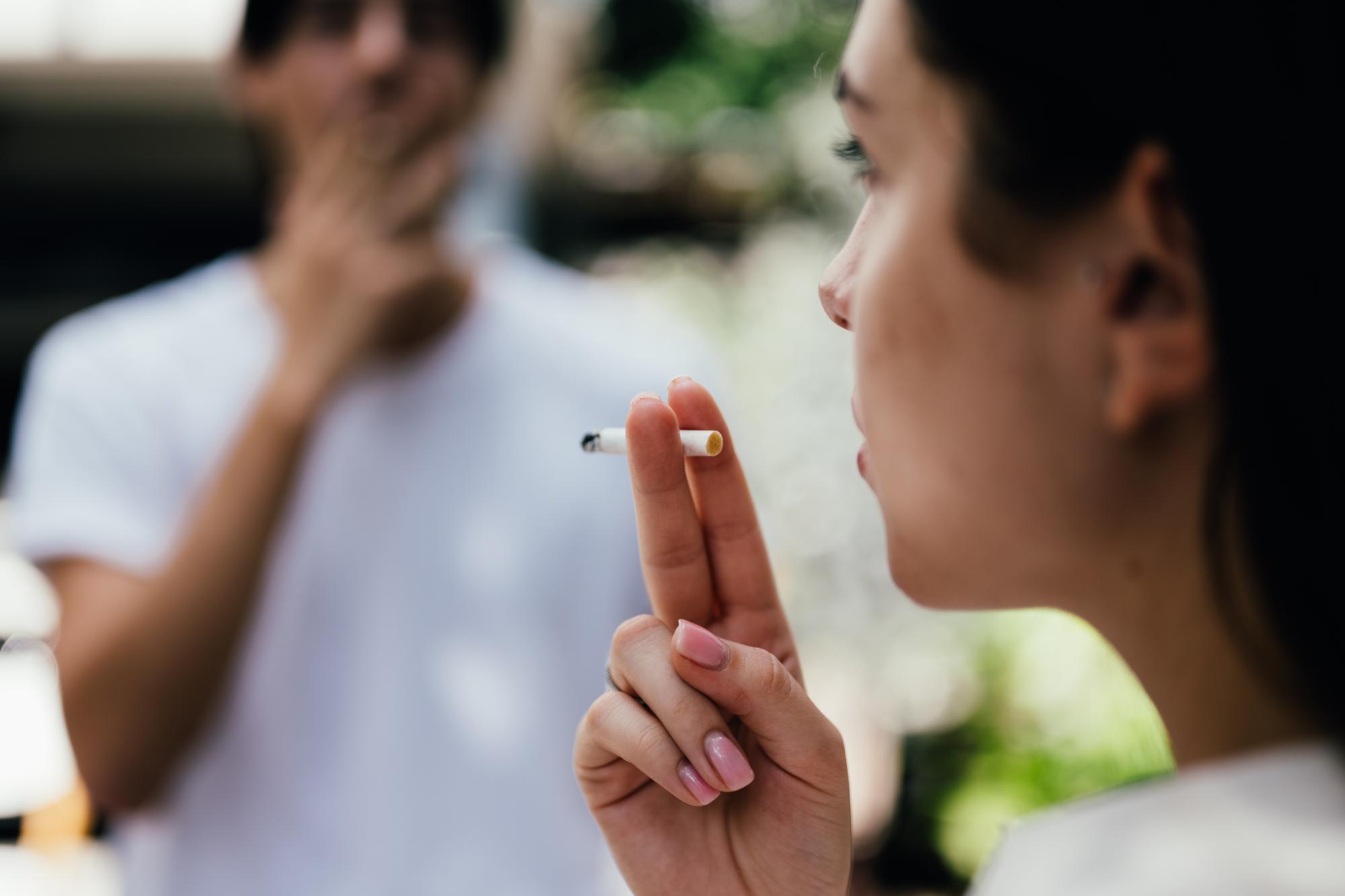 戒菸就贏比賽惹議：警察忙到翻還要幫衛福部宣導？8萬獎金背後的真實人生 — 時代熱搜健康深度報導