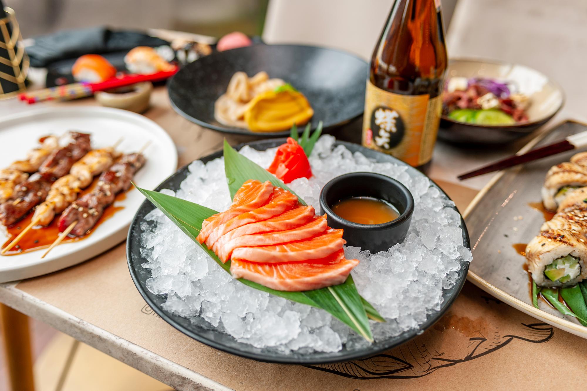台中臺灣大道上，一家連招牌都沒有的日料店