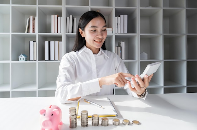 當台灣經濟自由度全球第5，為什麼我們的錢包還在替未來焦慮？