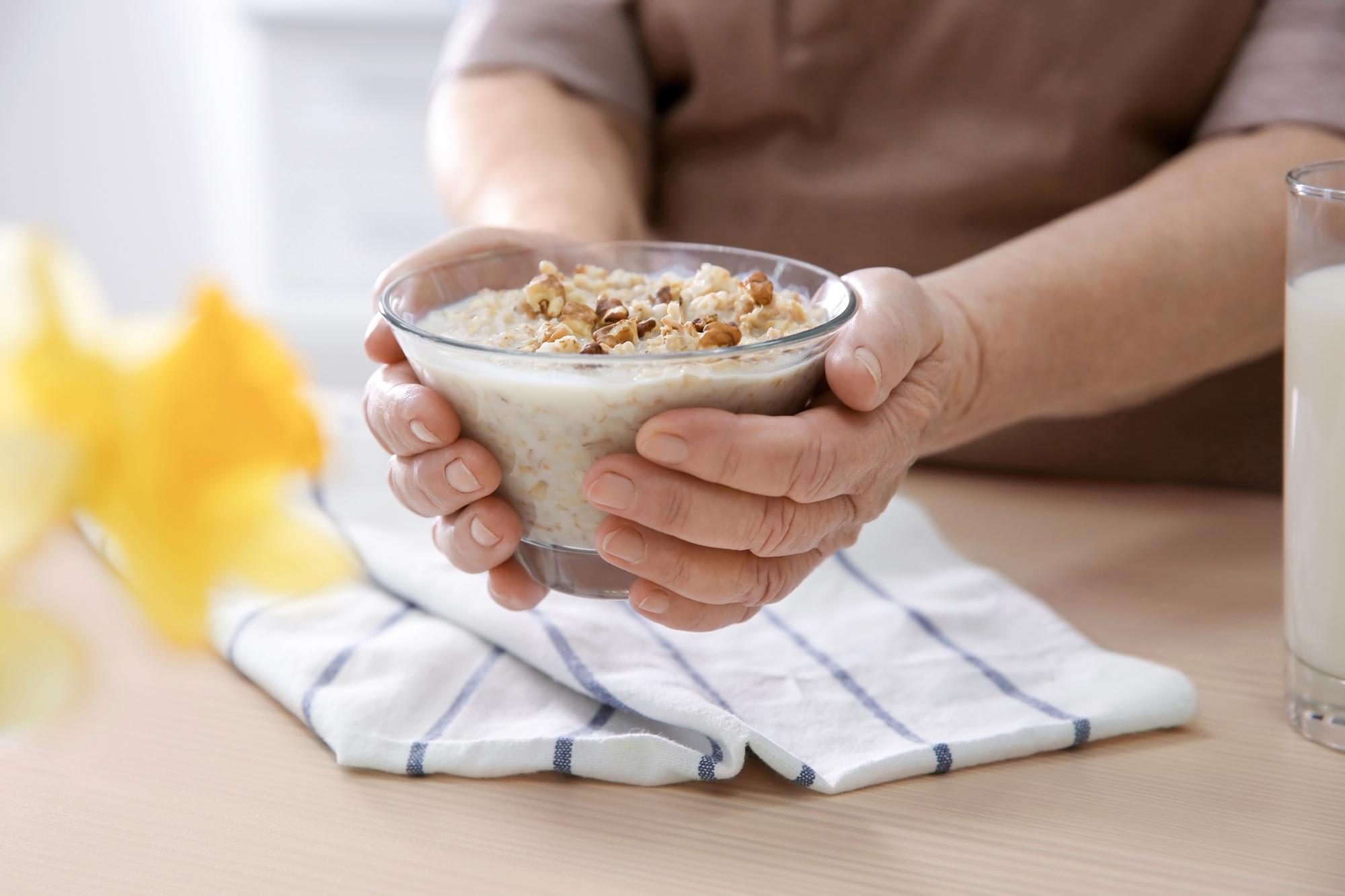 燕麥奶、全麥吐司、紫米飯糰真的比較健康？醫師：很多人花錢買心安 — 時代熱搜健康深度報導