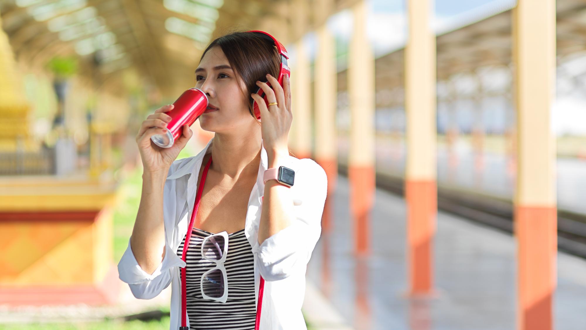 adidas × Coca-Cola 再度聯手：當可樂罐變成球鞋，你穿的不只是噱頭 — 相關圖片2