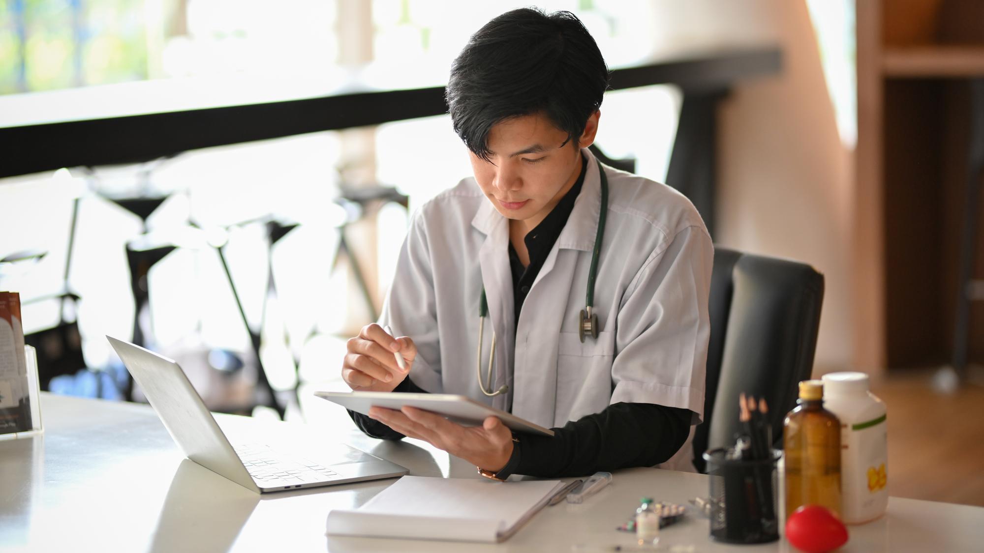 政府砸489億推健康台灣計畫，基層醫護卻問：錢真的有下來嗎？ — 相關圖片3