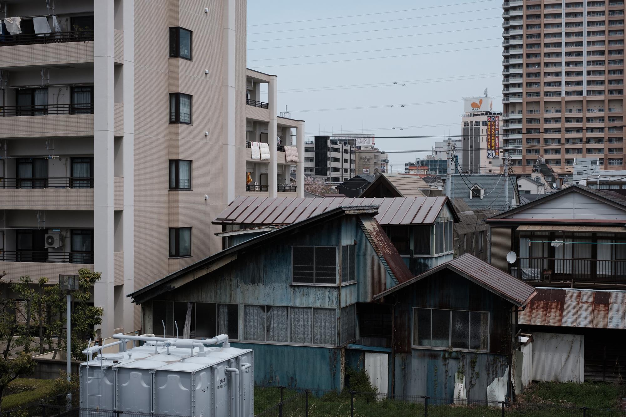 老公寓2000萬看似划算？維修成本才是真正考驗——少子化來襲，別讓房子變成吃錢怪獸