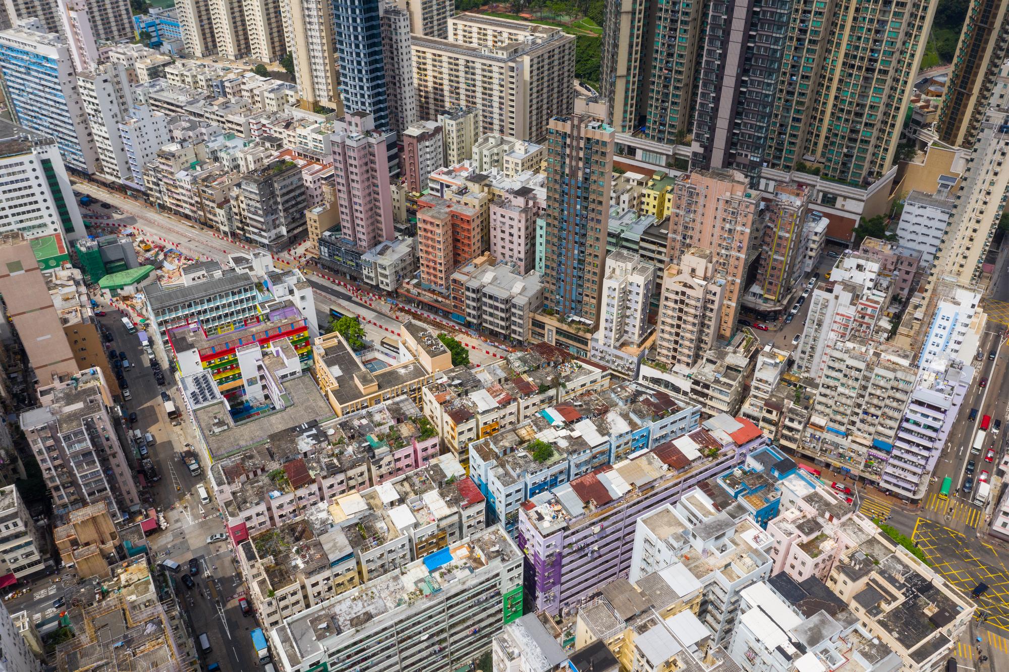 台北人口出走潮背後：不是逃向最便宜的城市，而是逃向活得下去的地方 — 房產文章主圖，由時代熱搜陳振威撰寫