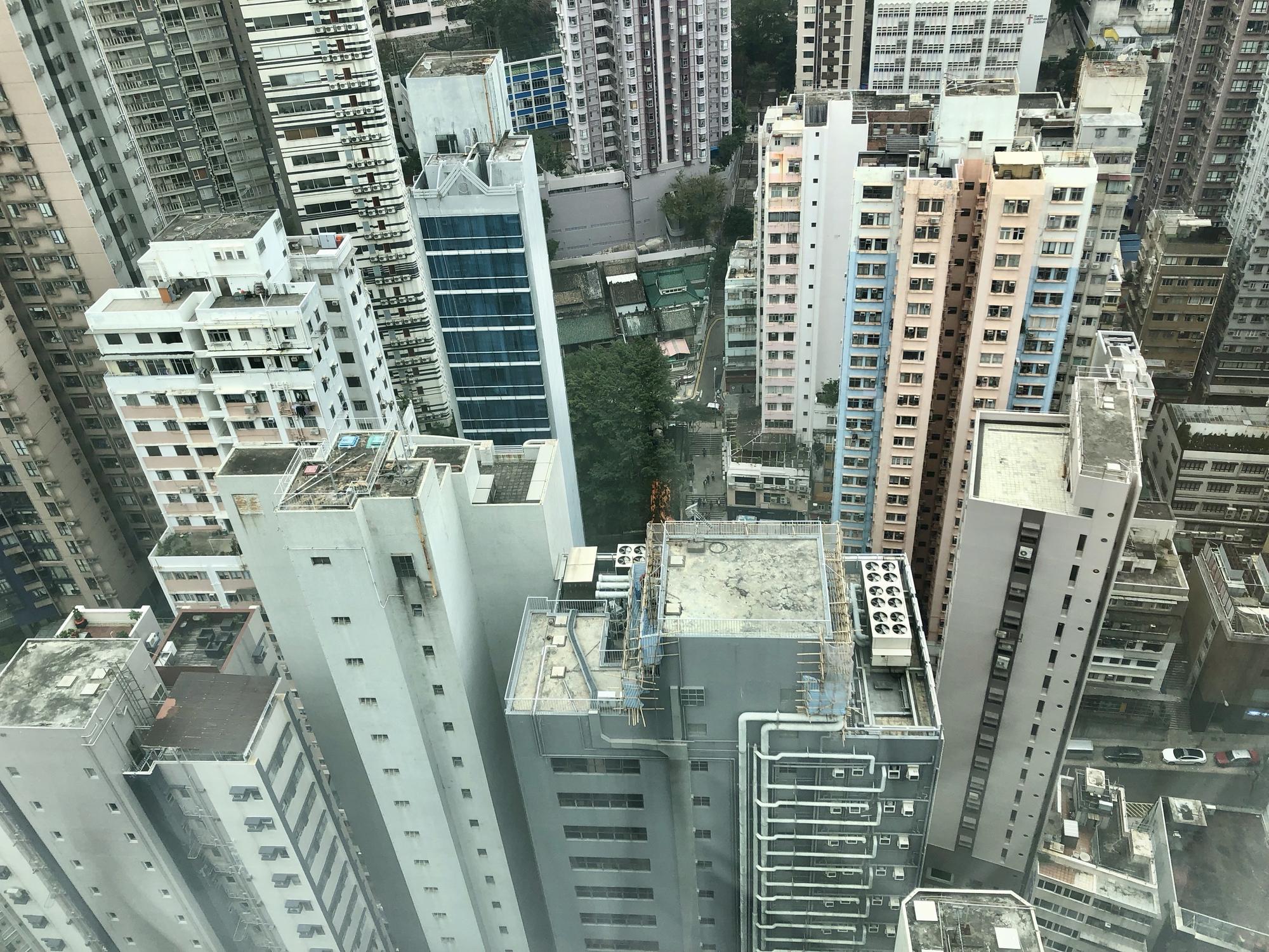 脫北潮放緩的真相：不是台北變便宜，是外圍風險被看見了 — 時代熱搜房產深度報導